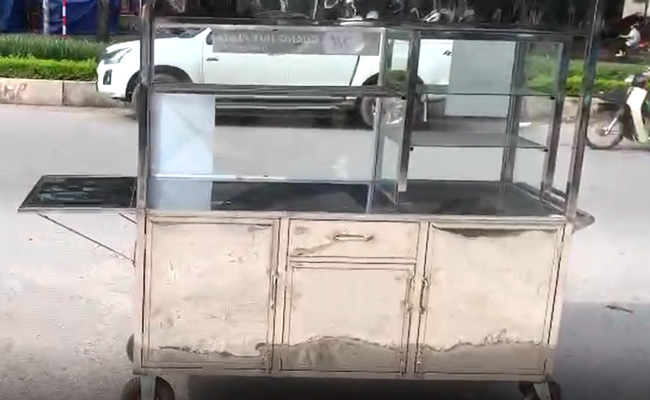ngăn để đồ xe bán hàng