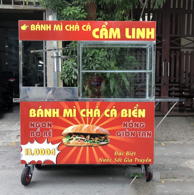 tủ kính bán bánh mì