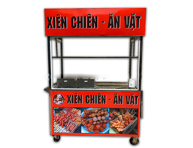 Xe bán xiên chiên ăn vặt