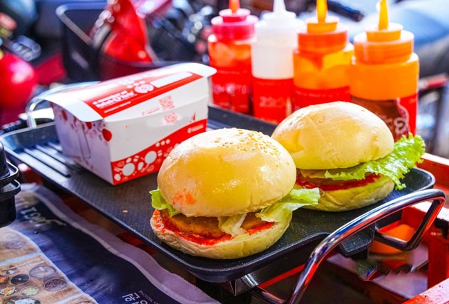 Trưng bày thực phẩm bánh mì hamburger